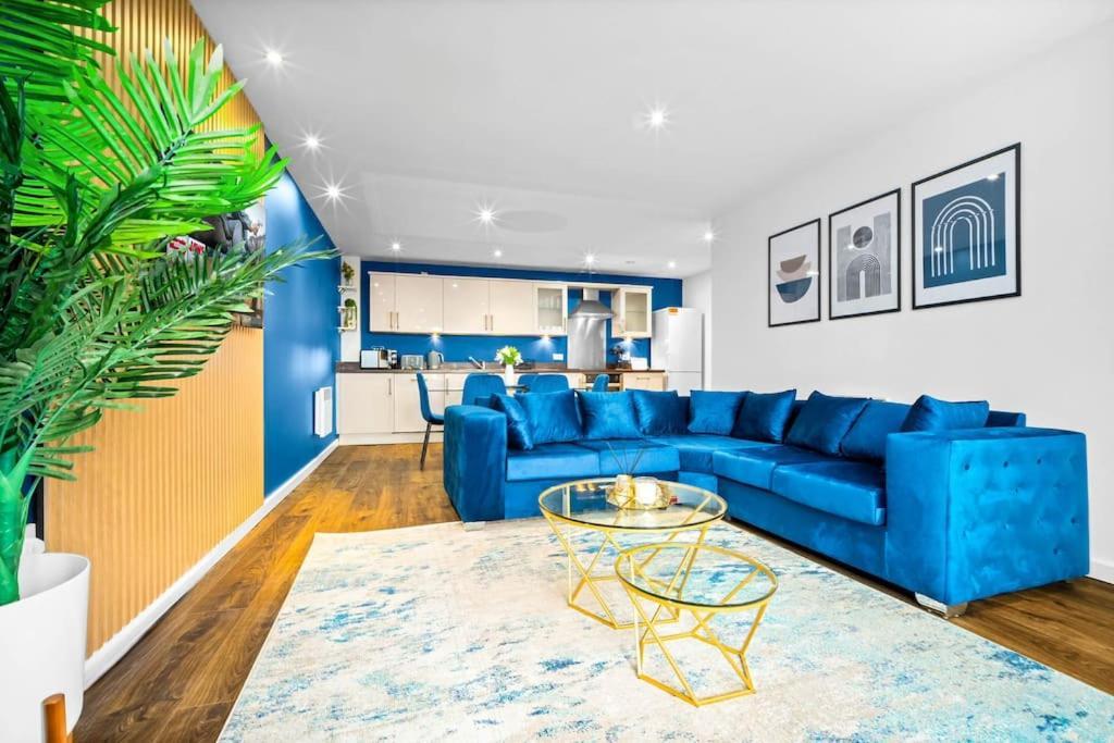 Spacious 2 Bed Apt B'Ham Cc With Parking Sleeps 7 Бирмингам Екстериор снимка